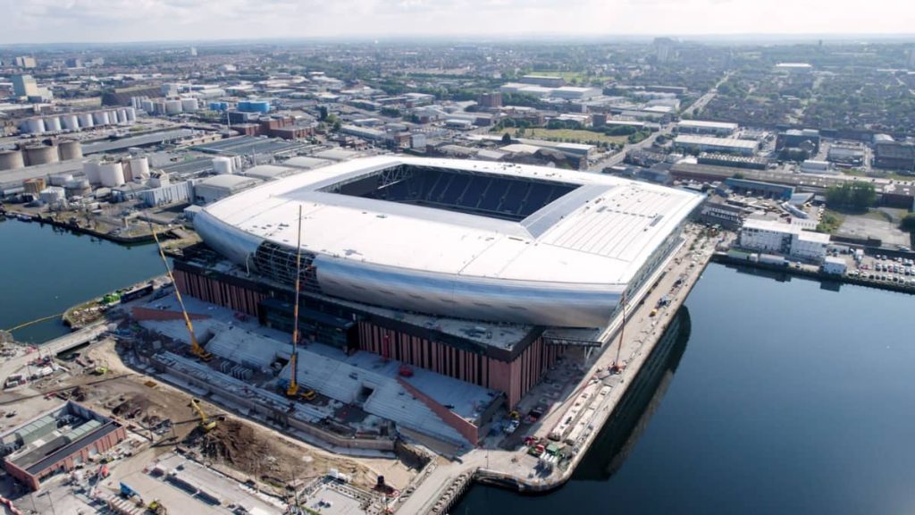 les nouveaux stades de foot en 2024-2005